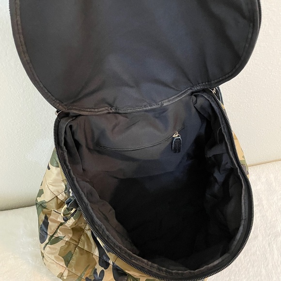 Camouflage Pattern Large Soft Bag - Picture 10 of 14